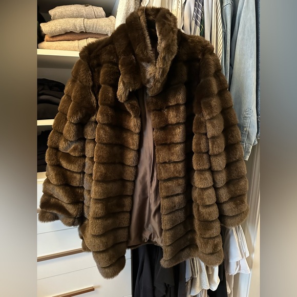 Anne Klein Brown Faux Fur Mid Length Coat Size medium - Picture 2 of 6